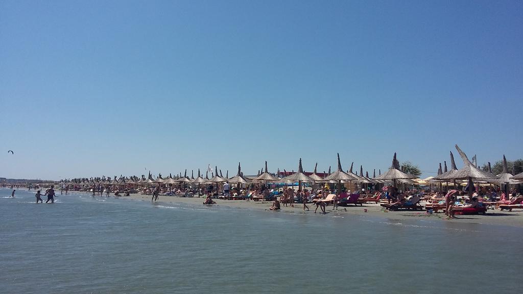 Apartament Blue Sea Navodari Bagian luar foto